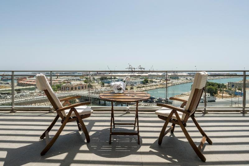 Ilunion Malaga Hotel Стая снимка