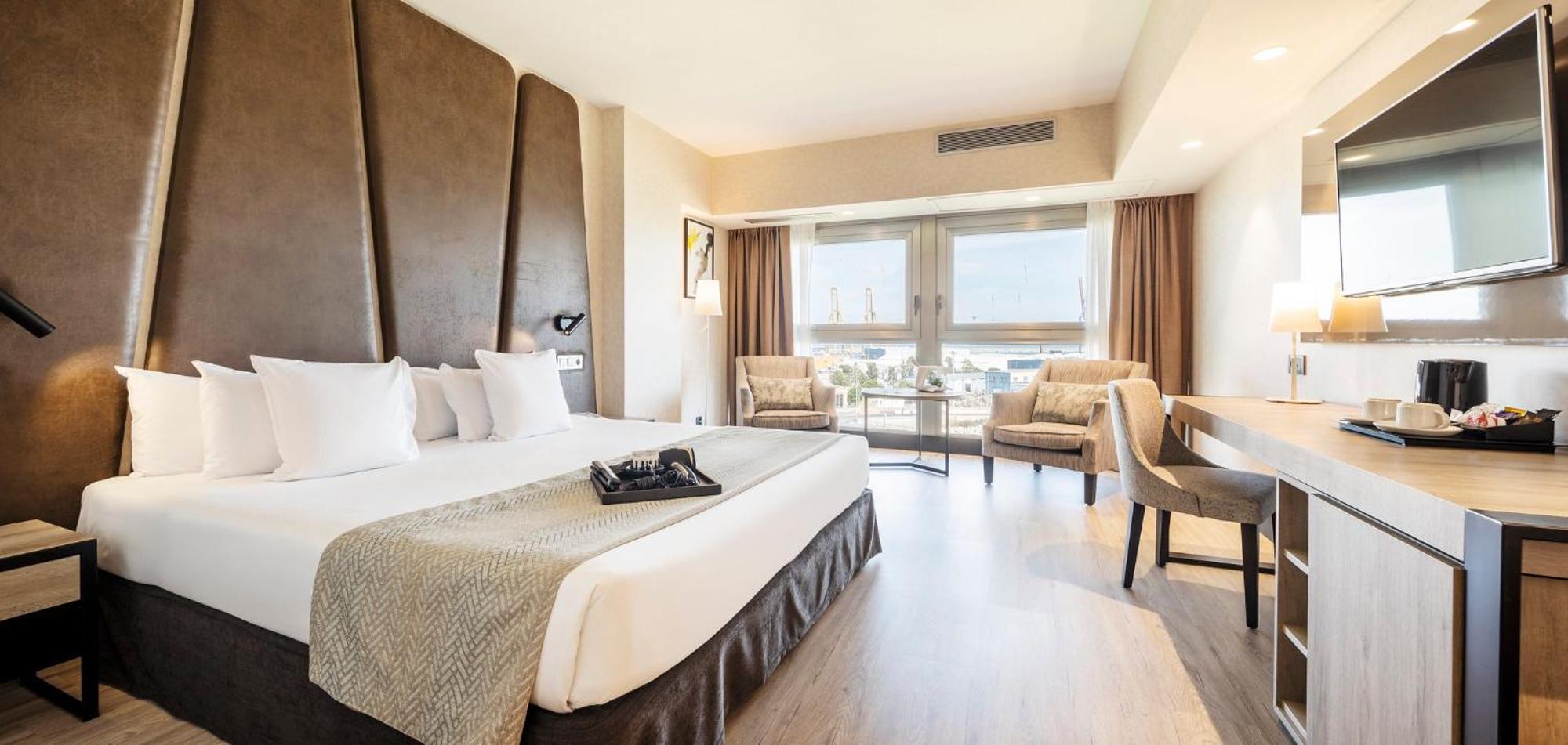 Ilunion Malaga Hotel Стая снимка